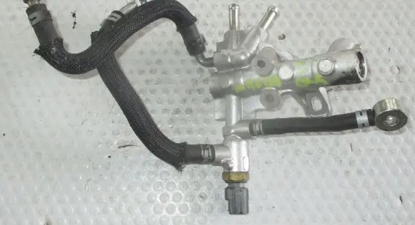 Mazda CX-5 Fuel distributor 