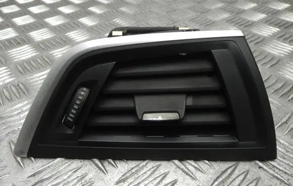 BMW 2 F22 F23 Rear air vent grill 9394356 T9967