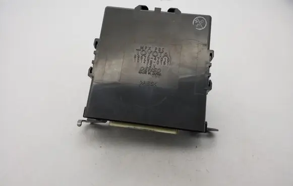 Toyota Prius (XW20) Power management control unit 8967047010 1012380151