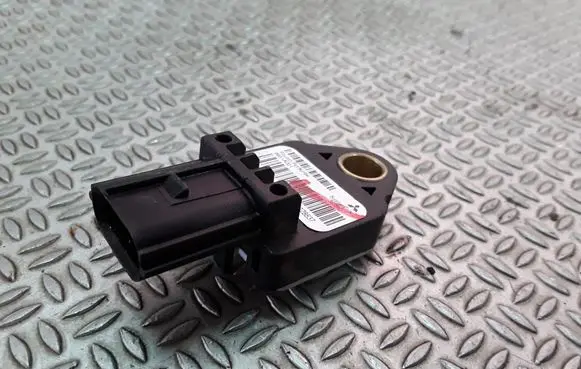 Mitsubishi Lancer X Airbag deployment crash/impact sensor 8651A001