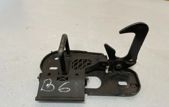 Volkswagen PASSAT B6 Engine bonnet/hood lock/latch loop/hook 