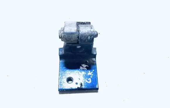 Audi A4 S4 B5 8D Rear door lower hinge 8d0833401