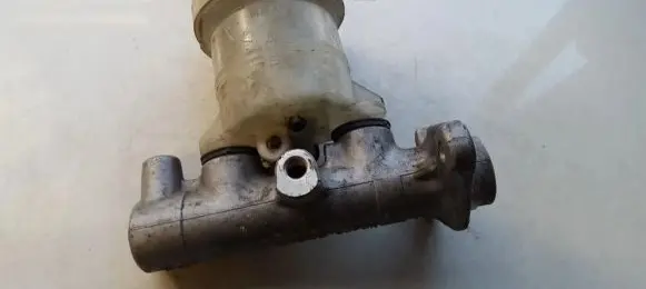 Mitsubishi Space Runner Master brake cylinder