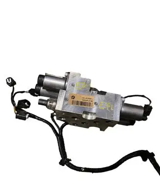 BMW X5 E70 Active stabilizer control unit 6772311 08697231