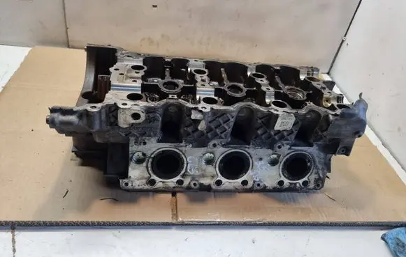 Mercedes-Benz CLS C219 Engine head R2720162901