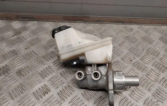 Chevrolet Camaro Master brake cylinder 32671497