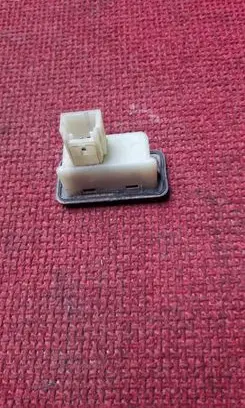 Renault Laguna II Tailgate glass/window release handle 8200000900