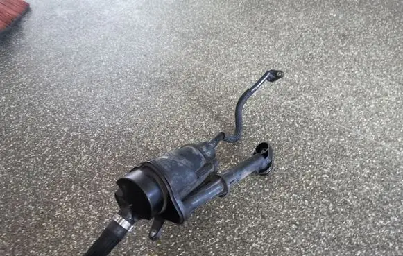 Opel Insignia A Oil breather separator 55575980