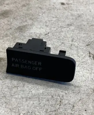 Passenger airbag on/off switch