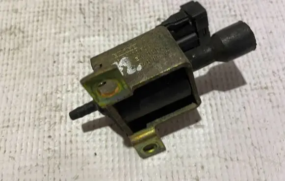 Mercedes-Benz E W210 Turbo solenoid valve a0015408697 0015408697