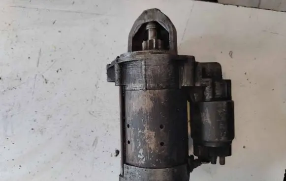 Mercedes-Benz E W210 Starter motor 0001223005