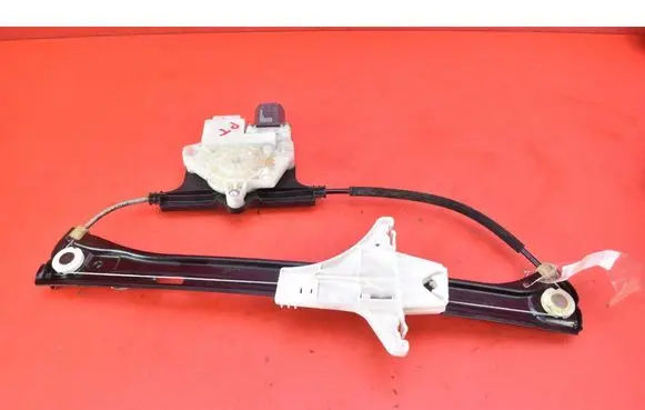 Volkswagen PASSAT CC Rear door window regulator with motor 3G9839462A