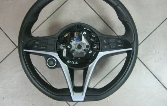 Alfa Romeo Giulia Steering wheel