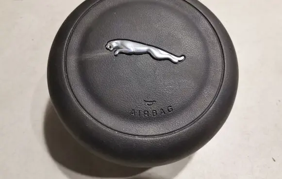 Jaguar E-Pace Steering wheel airbag J9C3043B13