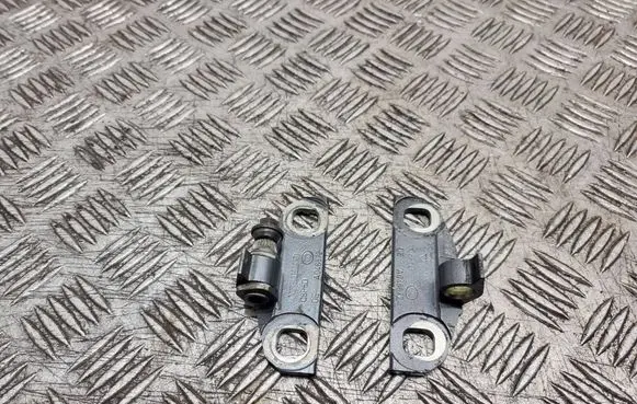 Volvo V70 Rear door lower hinge A046572
