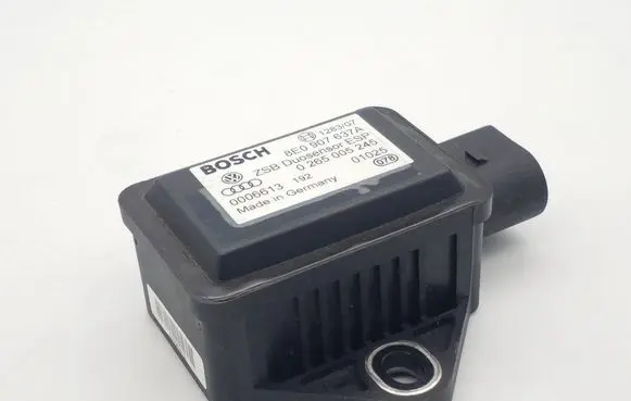Audi A4 S4 B6 8E 8H ESP acceleration yaw rate sensor 8E0907637A 0265005245