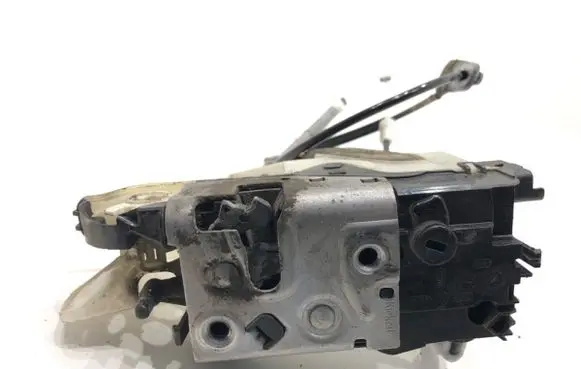 Peugeot 208 Front door lock 9688079380