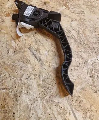 Ford C-MAX II Accelerator throttle pedal 6PV01036884 F1DC9F836AA