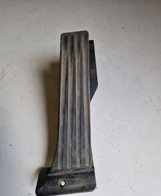 BMW 1 E81 E87 Accelerator throttle pedal 6770935