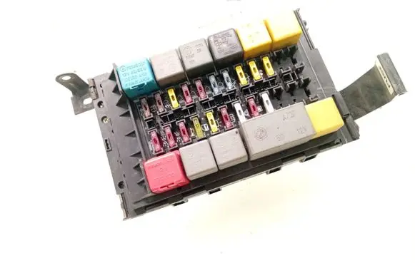 Lancia Dedra Fuse module 82448181 7686773 4320629