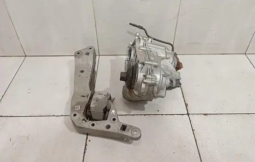 BMW M5 F90 Gearbox transfer box case 8098422