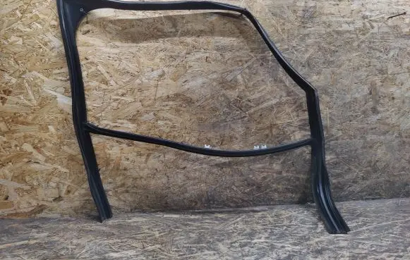 Jaguar XJL Rubber seal front door window/glass AW93F21596A