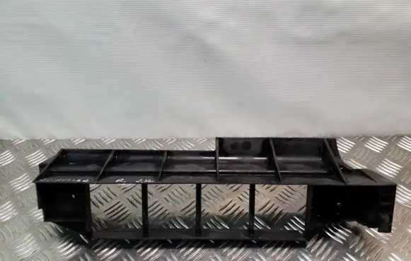 Radiator mount bracket
