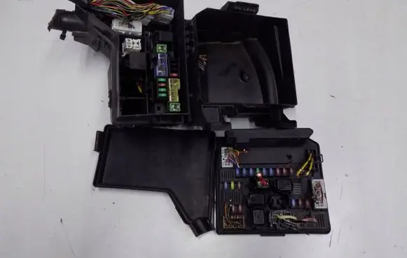 Nissan Qashqai Fuse box set 24382JD00B