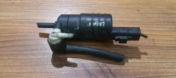 Renault Kangoo I Windscreen/windshield washer pump 7700431079 7700430702