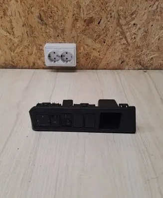 Nissan Note (E11) Wing mirror switch 68485