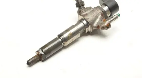 Volvo V40 Fuel injector 9802448680
