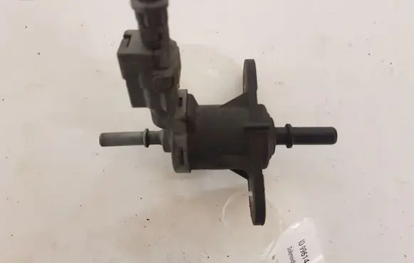 Opel Vivaro Turbo solenoid valve 8200762162
