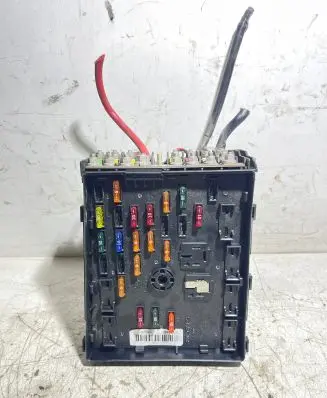 Volkswagen PASSAT B6 Fuse module 3C0937125 63592777