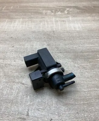 Audi A4 S4 B6 8E 8H Turbo solenoid valve 8E0906628A 72290330