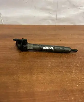 Mercedes-Benz E W211 Fuel injector A642070 D2694