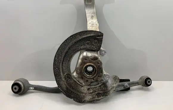 BMW X5 G05 Front wheel hub spindle knuckle 6876655