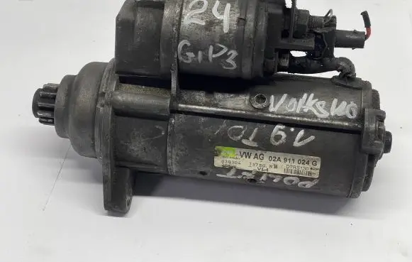 Volkswagen Golf IV Starter motor 02A911024B