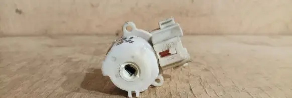 Toyota Yaris Ignition lock contact 