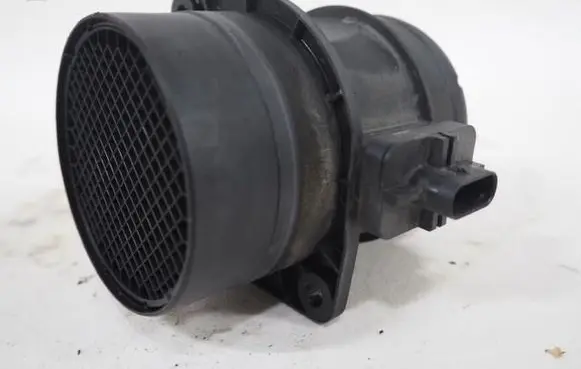 Volkswagen Tiguan Mass air flow meter 03L906461A