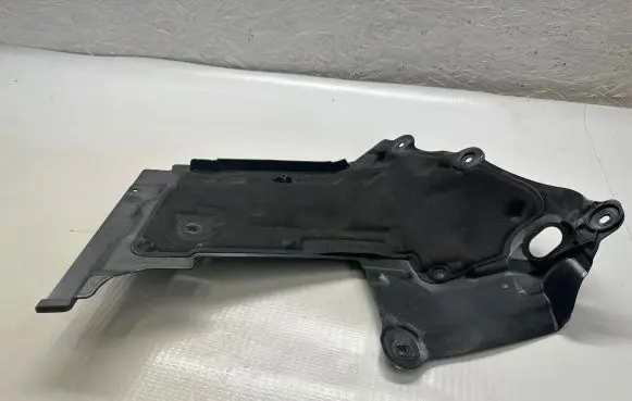 Mercedes-Benz C W205 Other engine bay part A2056200040