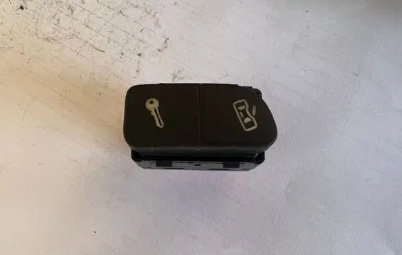 Volkswagen Fox Central locking switch button 5Z0962125