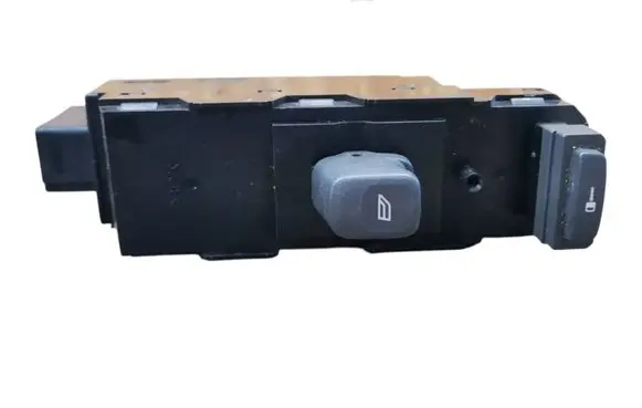 Volvo S60 Electric window control switch 8682950 MP492200137