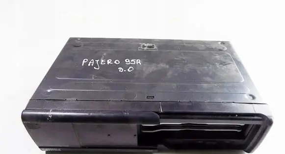 Mitsubishi Pajero CD/DVD changer 