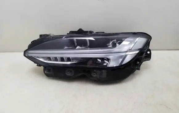 Volvo S90, V90 Headlight/headlamp 31655185