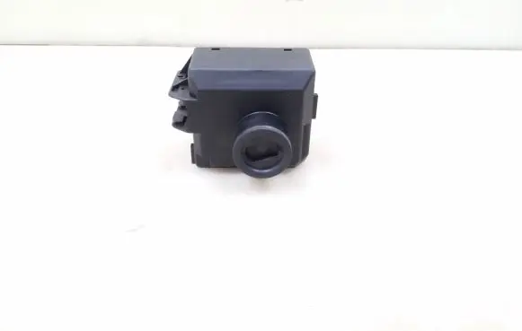 Mercedes-Benz A W176 Ignition lock A2469057901