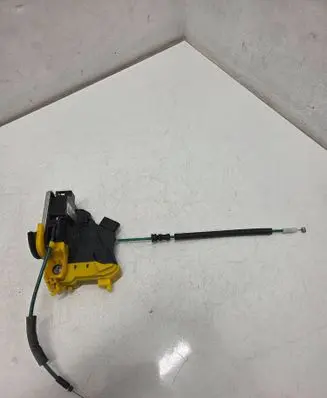 Hyundai i30 Front door lock 81310A6000