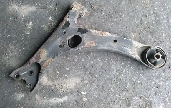 Toyota Corolla E120 E130 Front lower control arm/wishbone