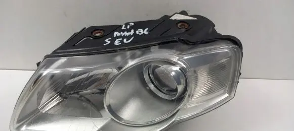 Volkswagen PASSAT B6 Headlight/headlamp