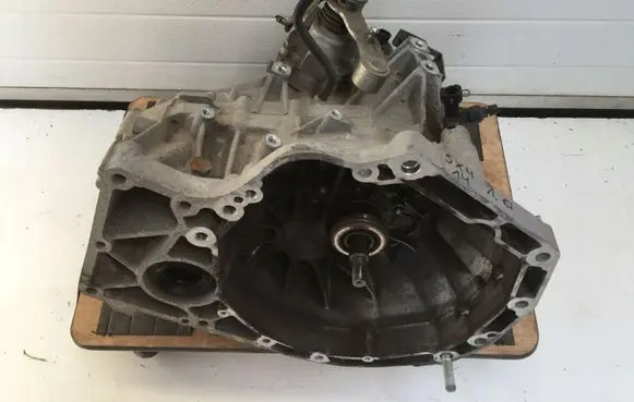 Manual 5 speed gearbox