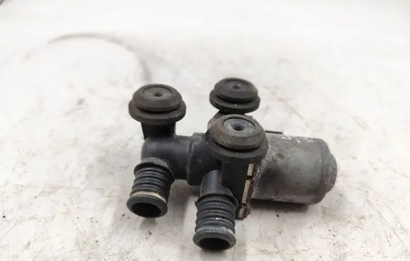 BMW 3 E46 Coolant heater control valve 64118369805 1147412144
